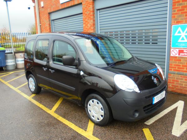 Used RENAULT KANGOO 1.6 16V EXTREME - WHEELCHAIR ACCESS VEHICLE for Sale