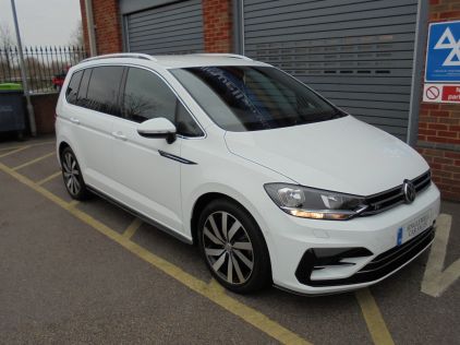 Used VOLKSWAGEN TOURAN in Gravesend, Kent for sale